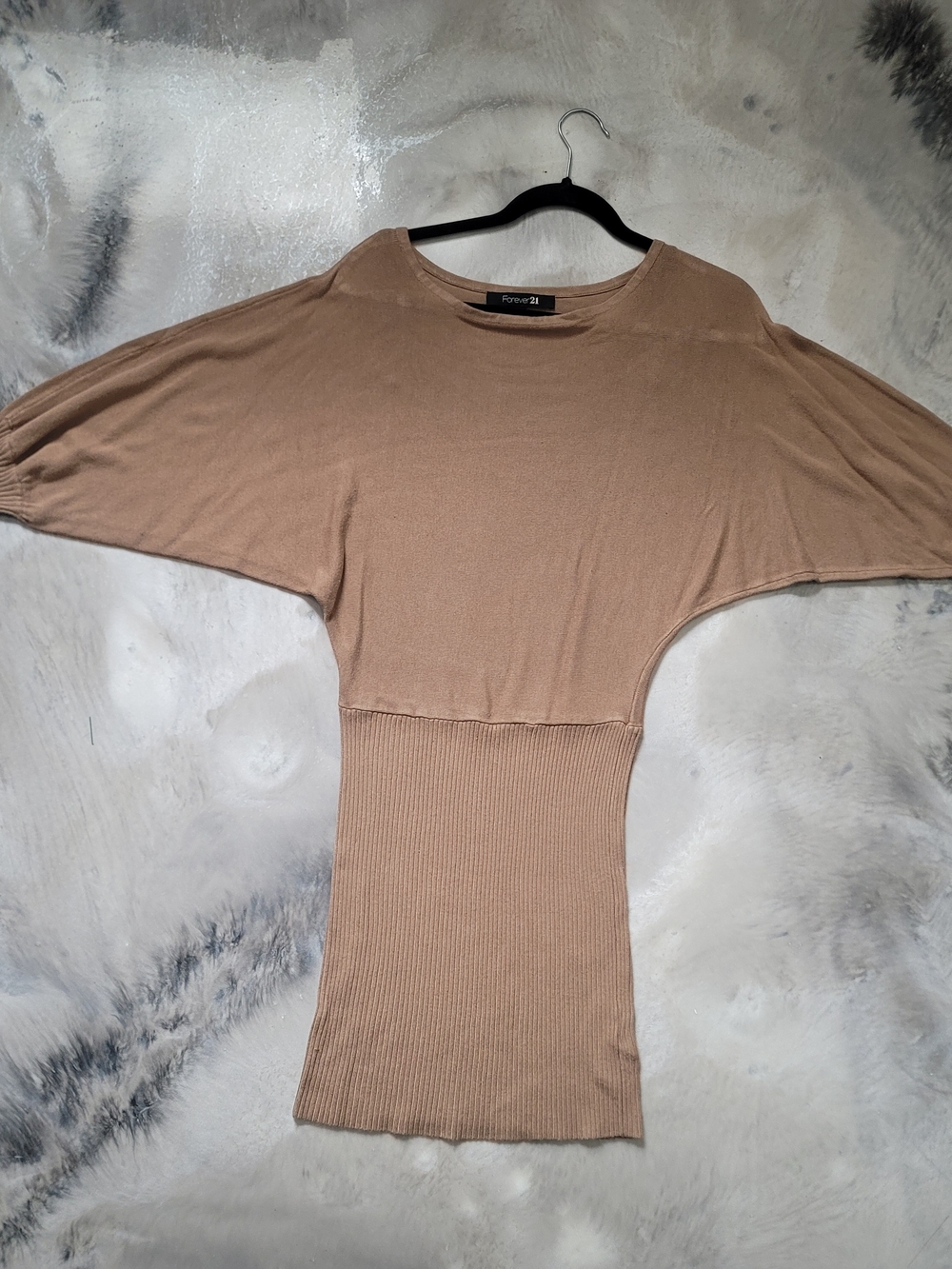 Forever 21 Beige Ribbed Waist Batwing Tunic Top